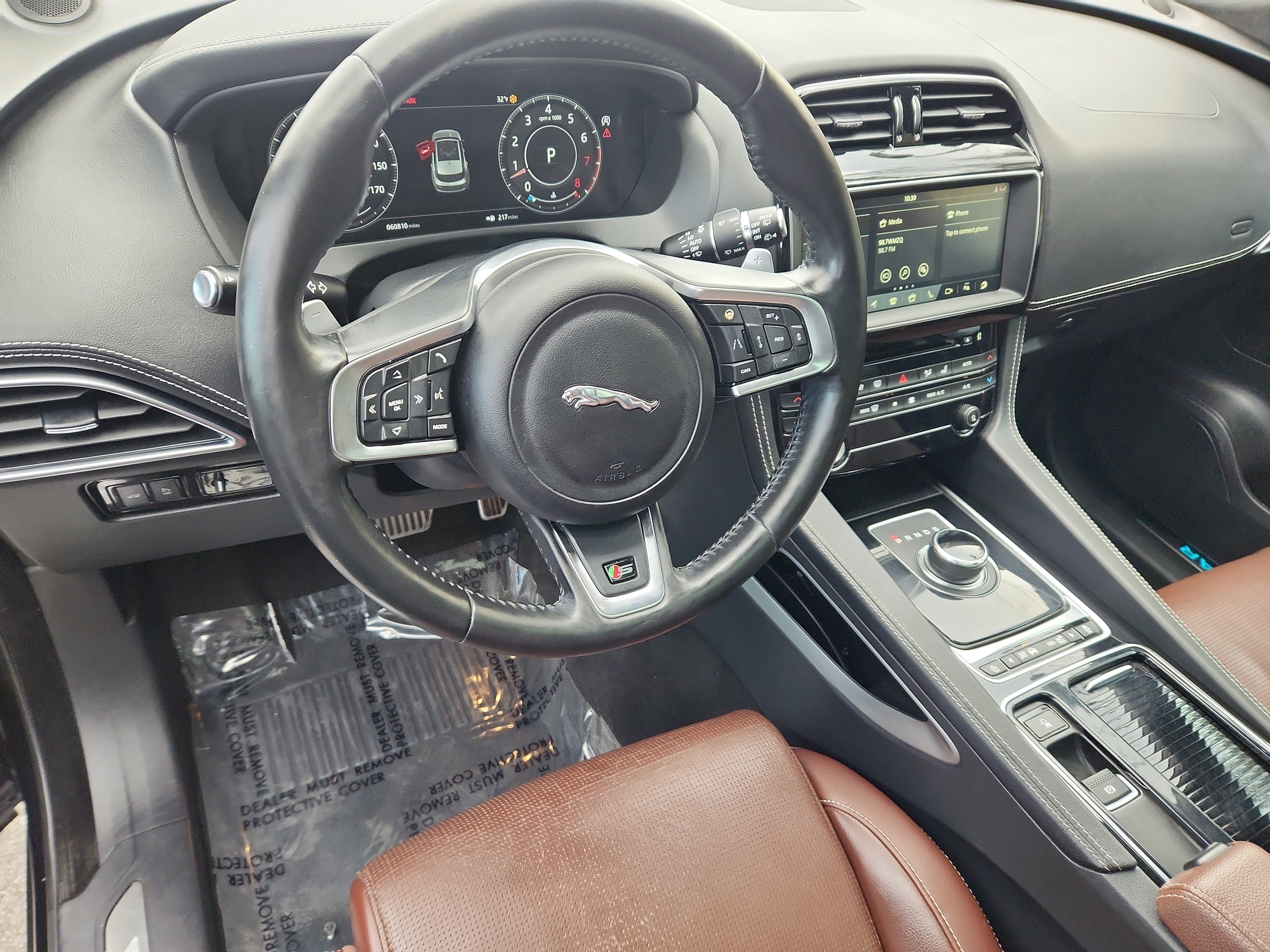 Used 2019 Jaguar F-PACE S image 15