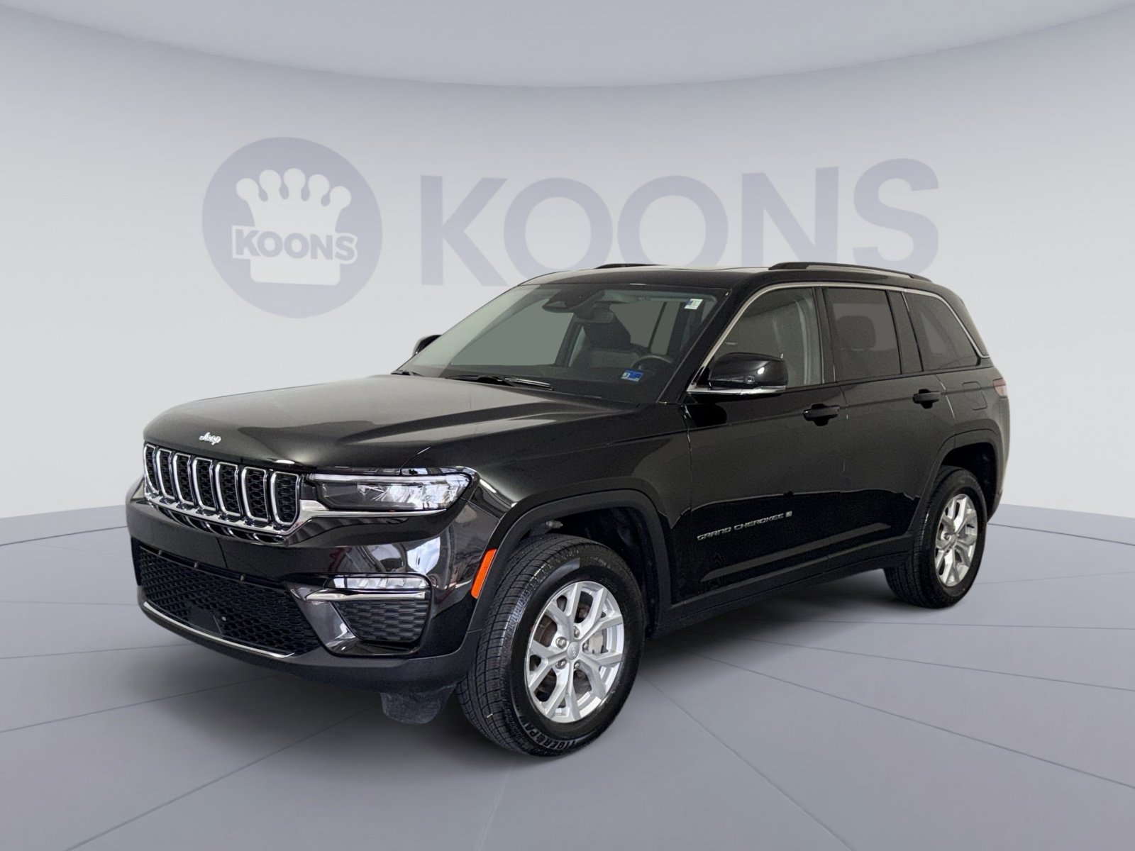 Used 2023 Jeep Grand Cherokee Limited image 1
