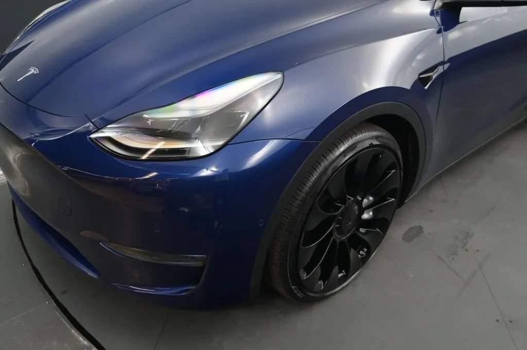 Used 2022 Tesla Model Y Performance AWD/4WD image 9