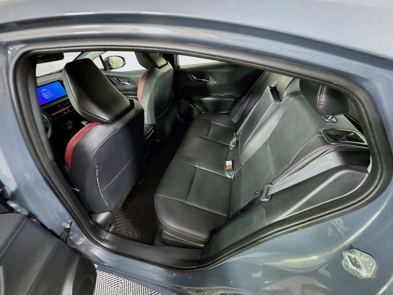 Used 2024 Toyota Prius Prime FWD image 24