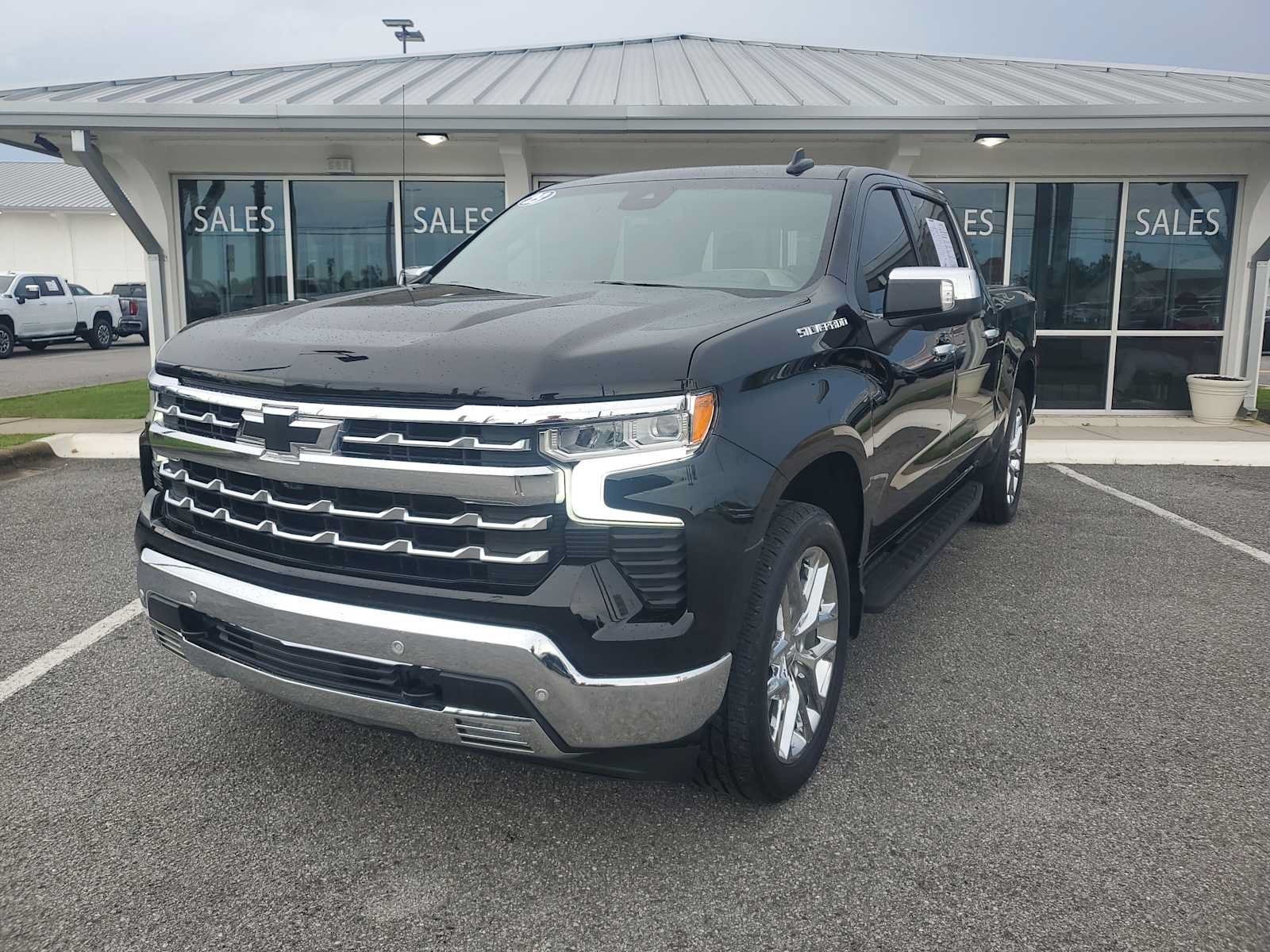 Used 2023 Chevrolet Silverado 1500 LTZ w/ LTZ Convenience Package II AWD/4WD image 1