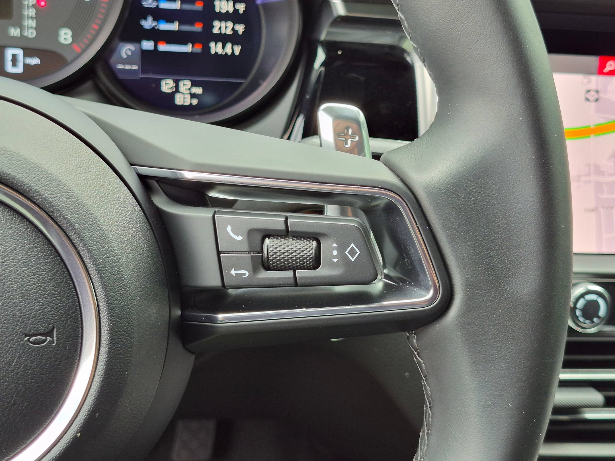 Certified 2026 Porsche Macan AWD/4WD image 10