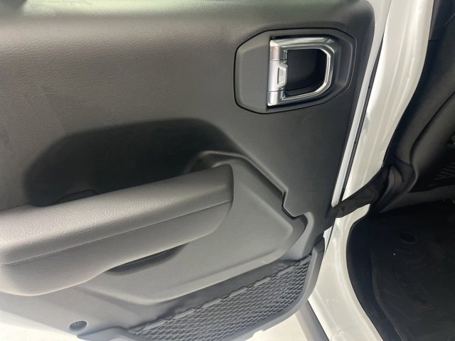 New 2025 Jeep Gladiator Rubicon w/ Convenience Group image 25