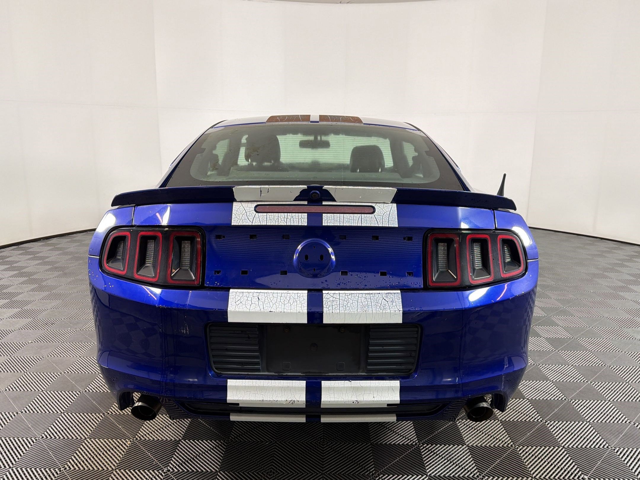 Used 2013 Ford Mustang Premium RWD image 10