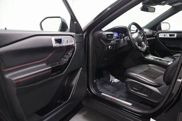 Used 2023 Ford Explorer ST-Line image 9