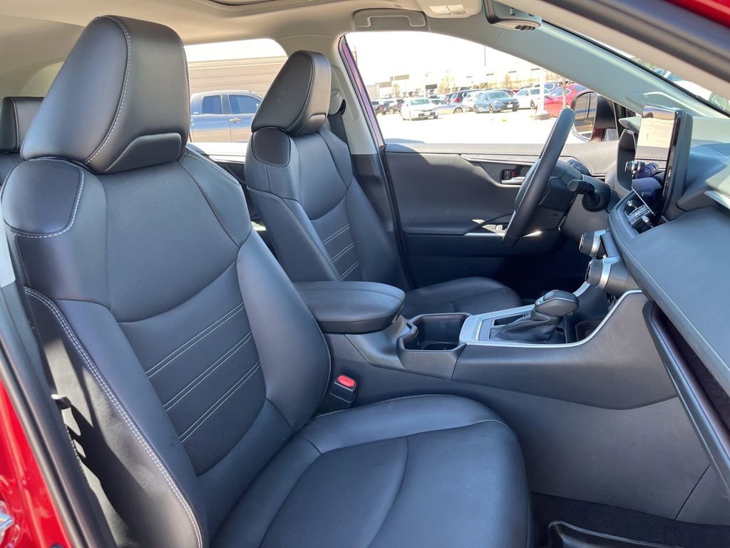 Used 2024 Toyota RAV4 Limited image 29