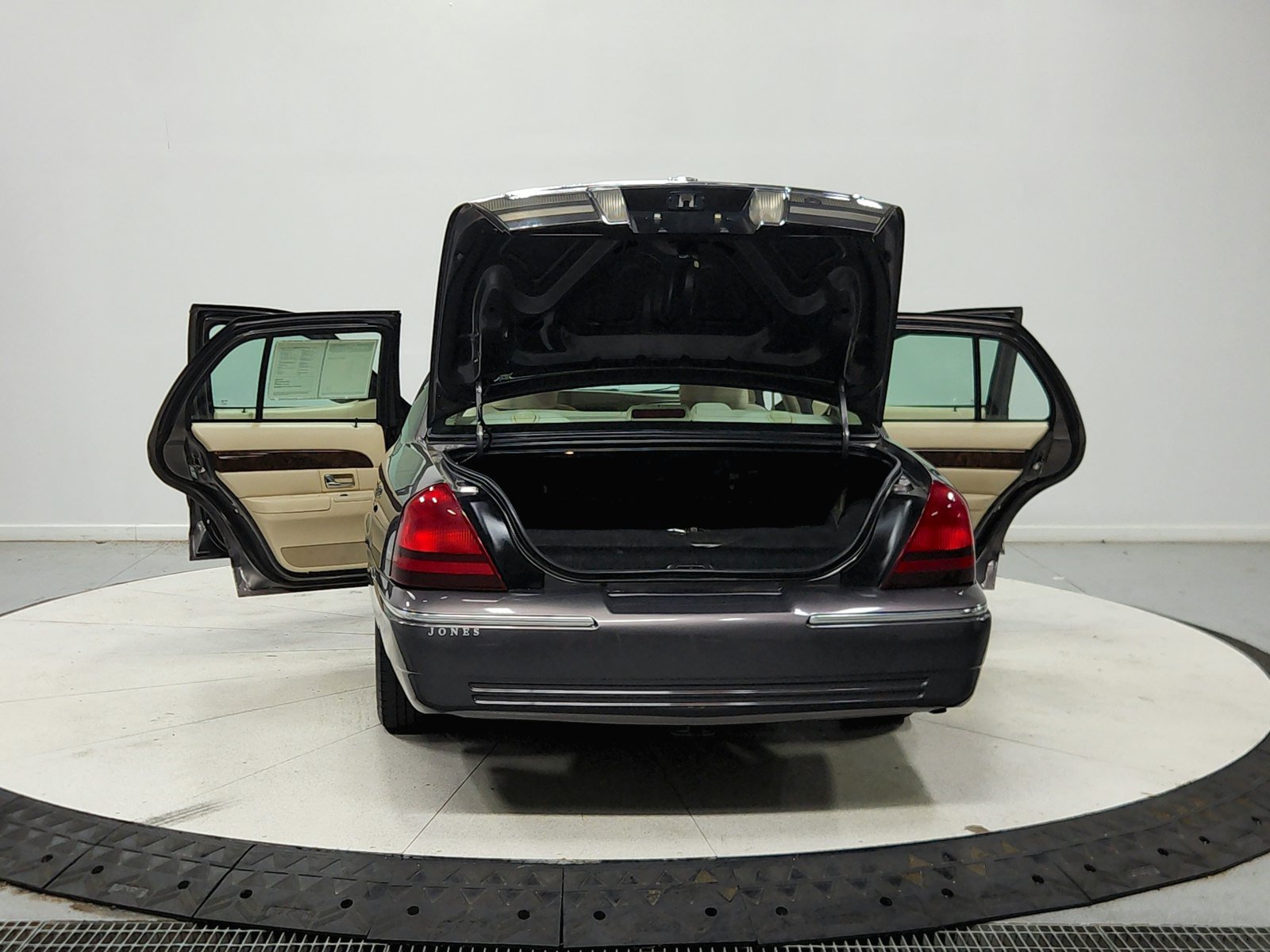 Used 2007 Mercury Grand Marquis GS RWD image 14
