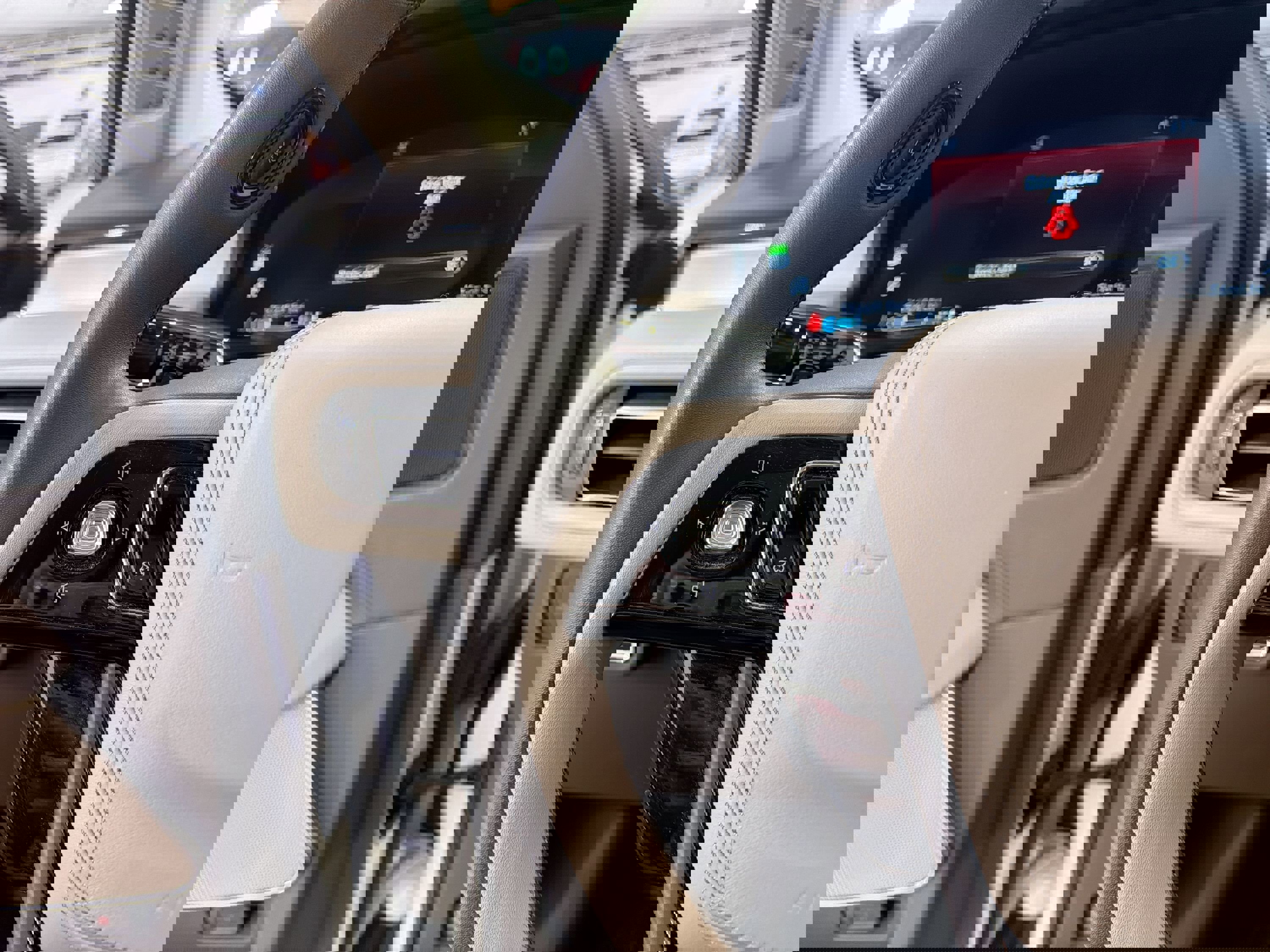 Used 2023 Lincoln Aviator AWD w/ Premium Package image 14