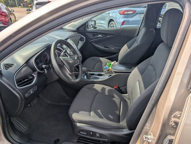 Used 2025 Chevrolet Malibu LT FWD image 12