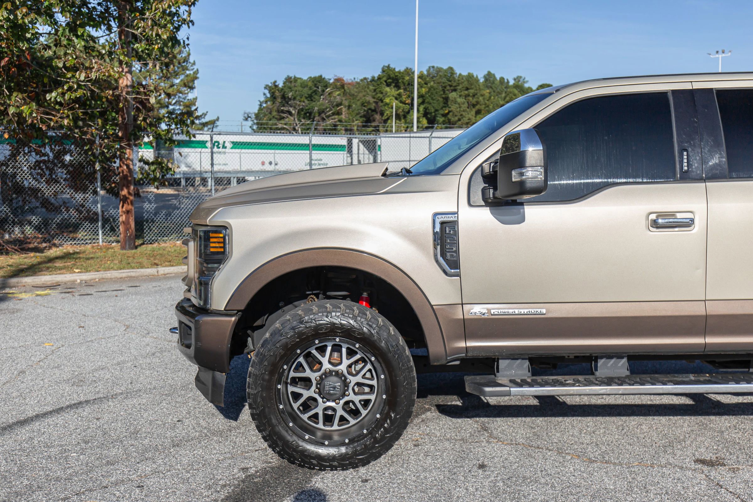 Used 2017 Ford F250 Lariat w/ Chrome Package image 4