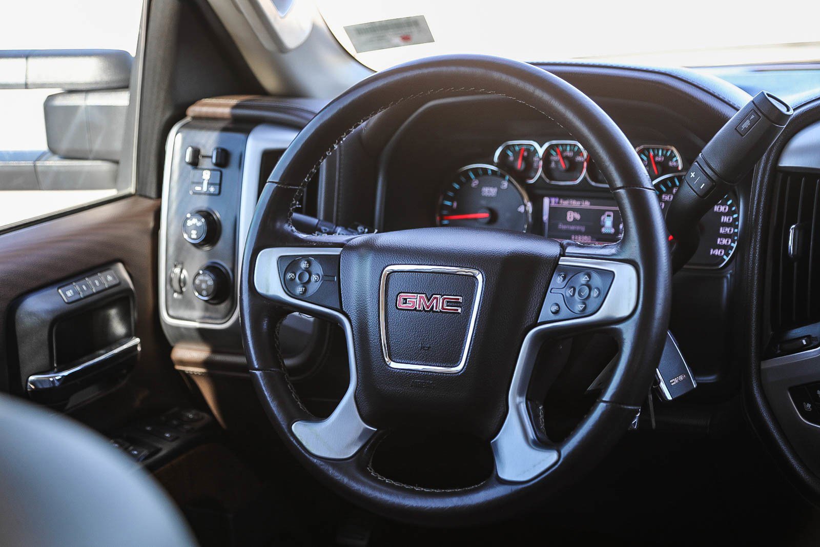 Used 2017 GMC Sierra 2500 SLT w/ Duramax Plus Package image 15