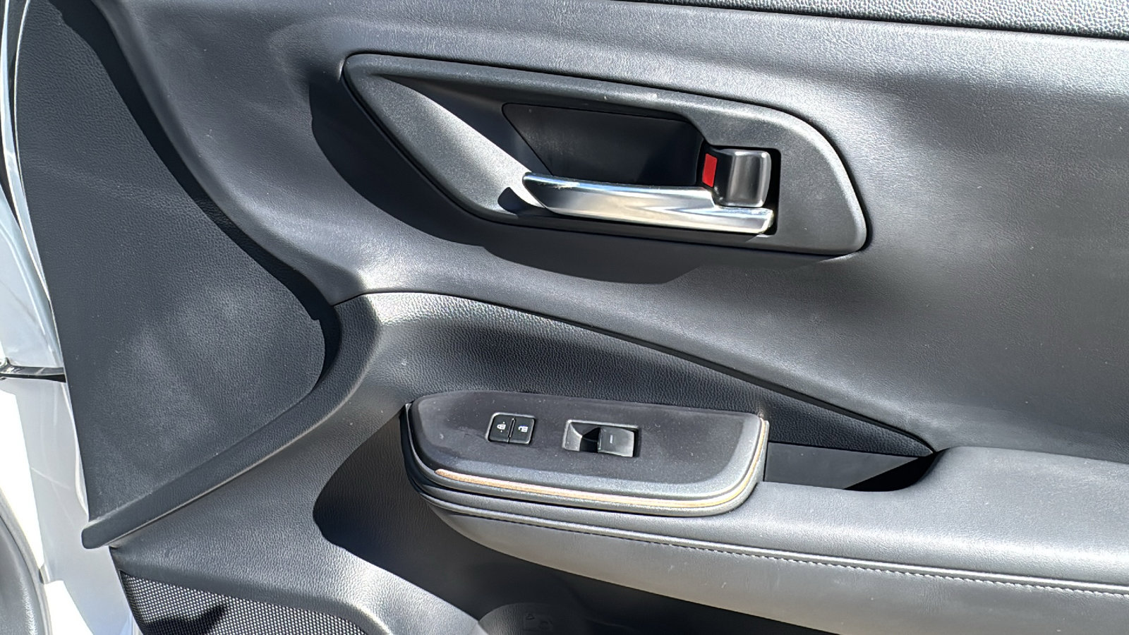 Used 2023 Toyota Crown Limited image 30