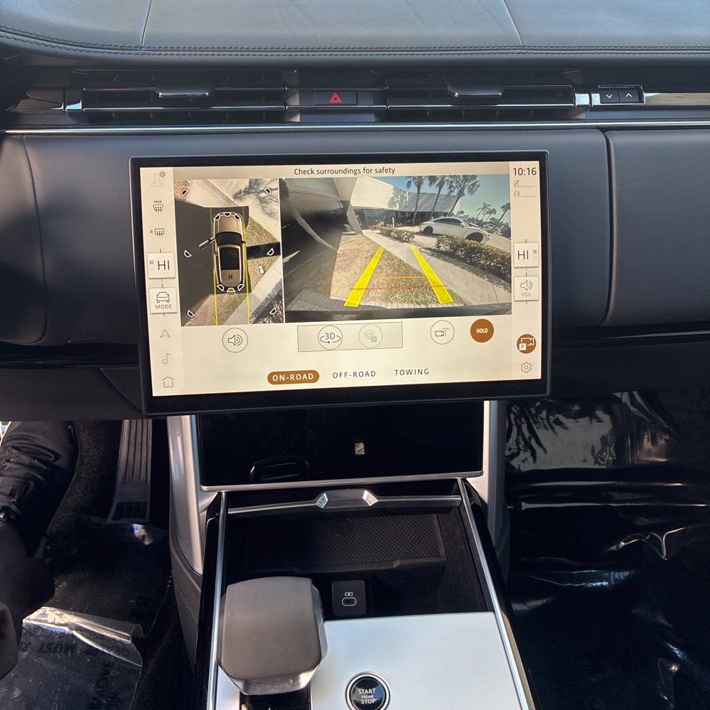 Used 2024 Land Rover Range Rover Long Wheelbase SE image 18