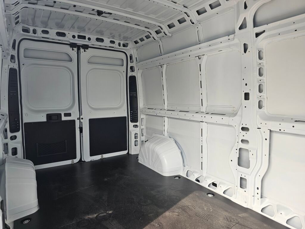 New 2025 RAM ProMaster 3500 w/ Quick Order Package 22G SLT image 27