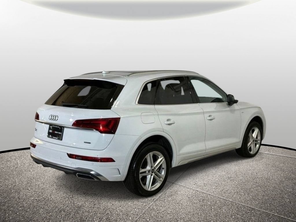 Used 2023 Audi Q5 e Premium w/ Convenience Package AWD/4WD image 7