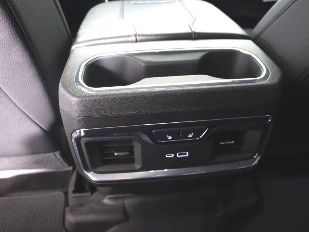 Used 2025 GMC Sierra 3500 Denali image 26