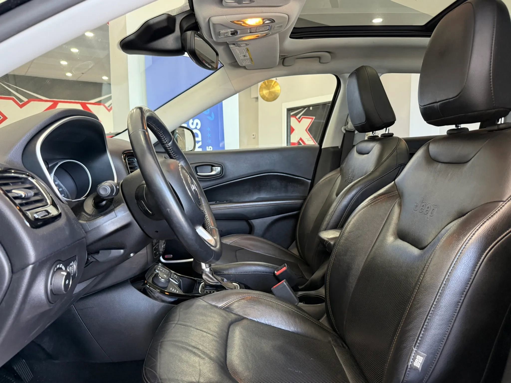 Used 2017 Jeep Compass Limited AWD/4WD image 8