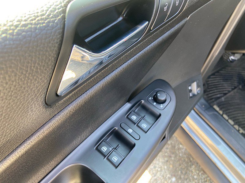 Used 2008 Volkswagen Passat 2.0T image 9