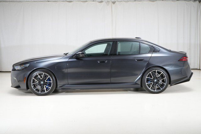 Used 2025 BMW M5 w/ Executive Package image 62