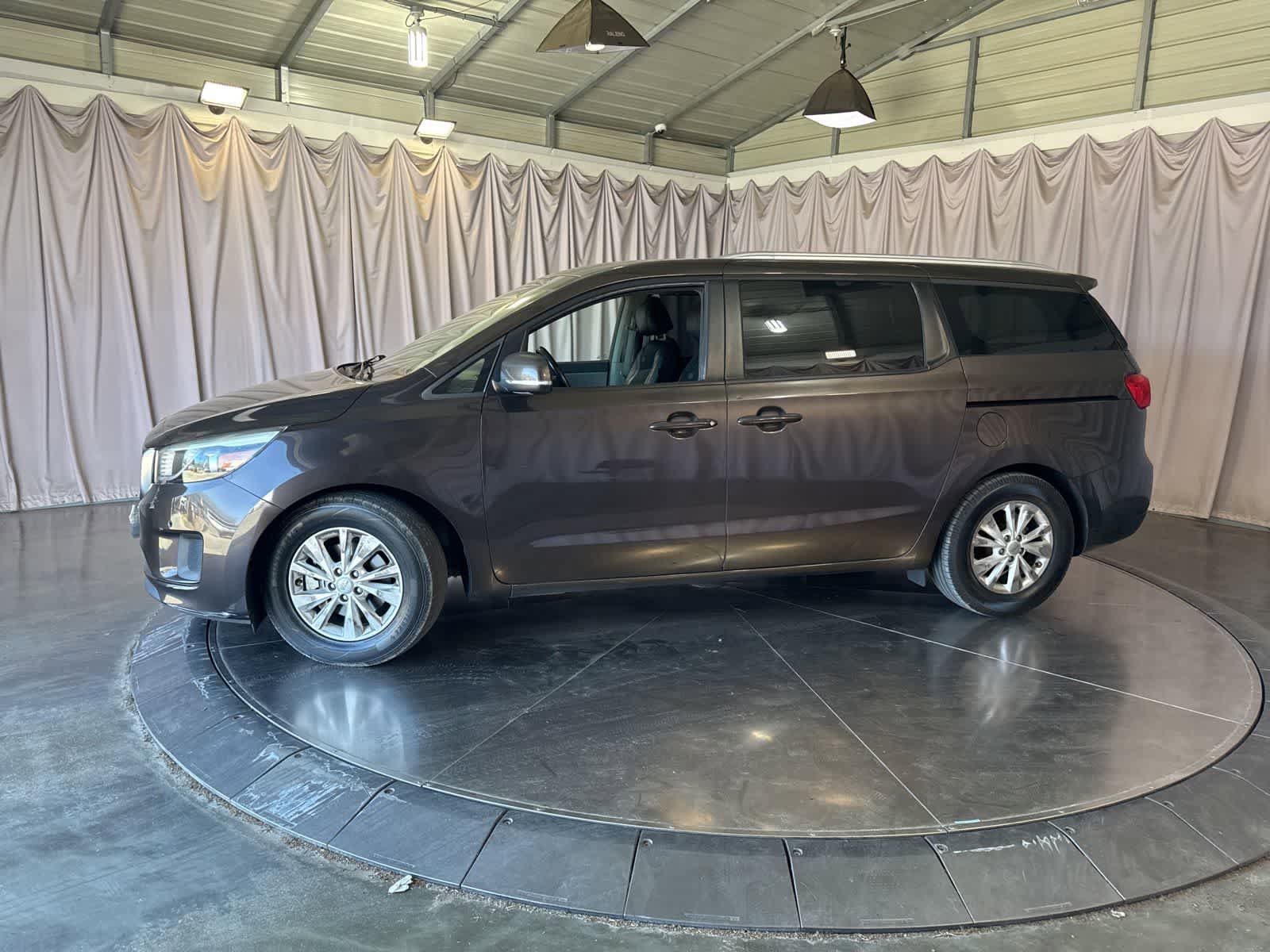 Used 2017 Kia Sedona LX w/ LX Essentials Premium Package FWD image 7