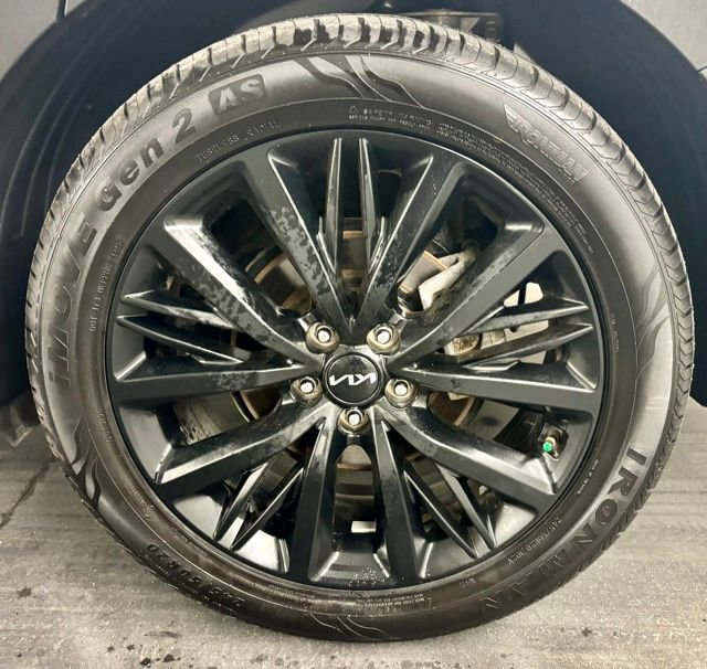 Used 2022 Kia Telluride SX w/ Towing Package FWD image 10
