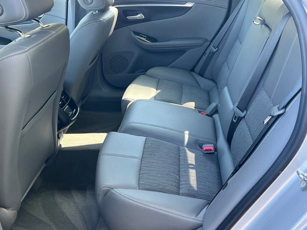 Used 2018 Chevrolet Impala LT w/ LT Convenience Package FWD image 13