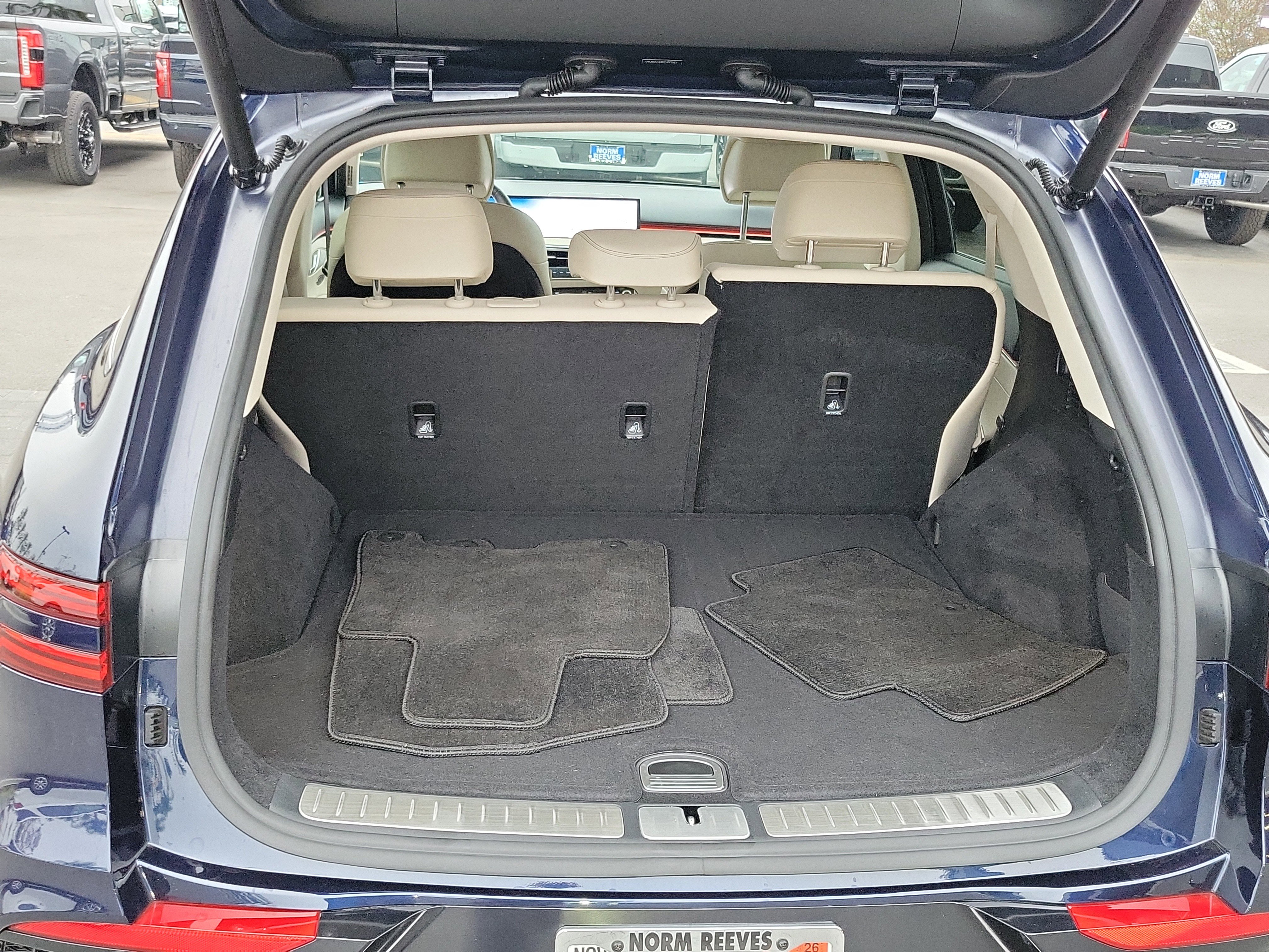 Certified 2026 Genesis GV70 2.5T Select image 18