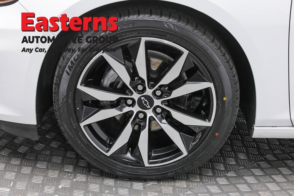 Used 2024 Chevrolet Malibu RS FWD image 32