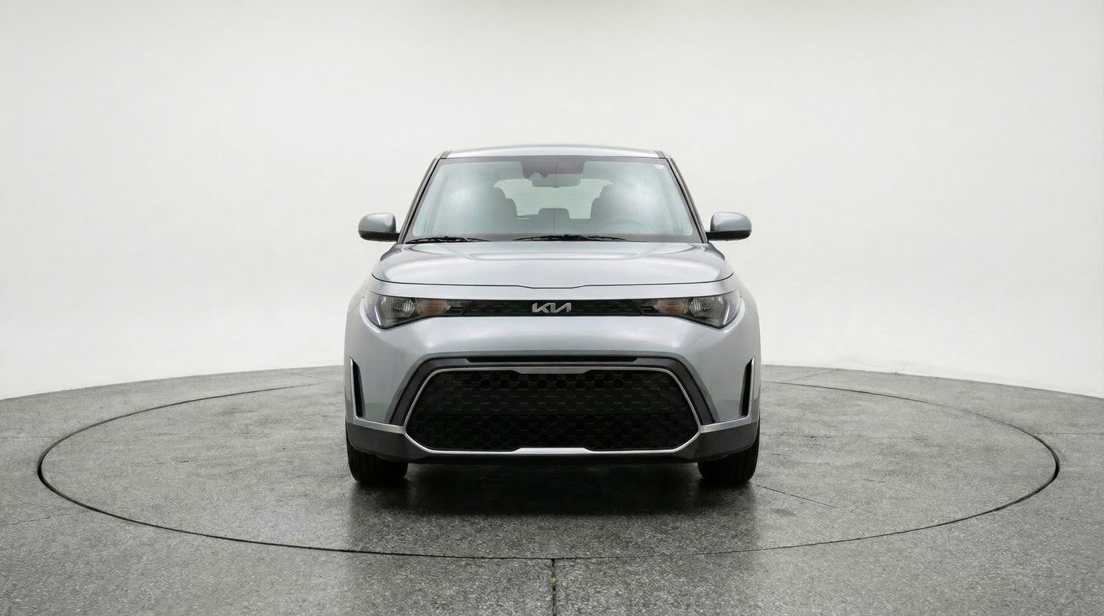 Used 2025 Kia Soul LX w/ LX Technology Package image 2