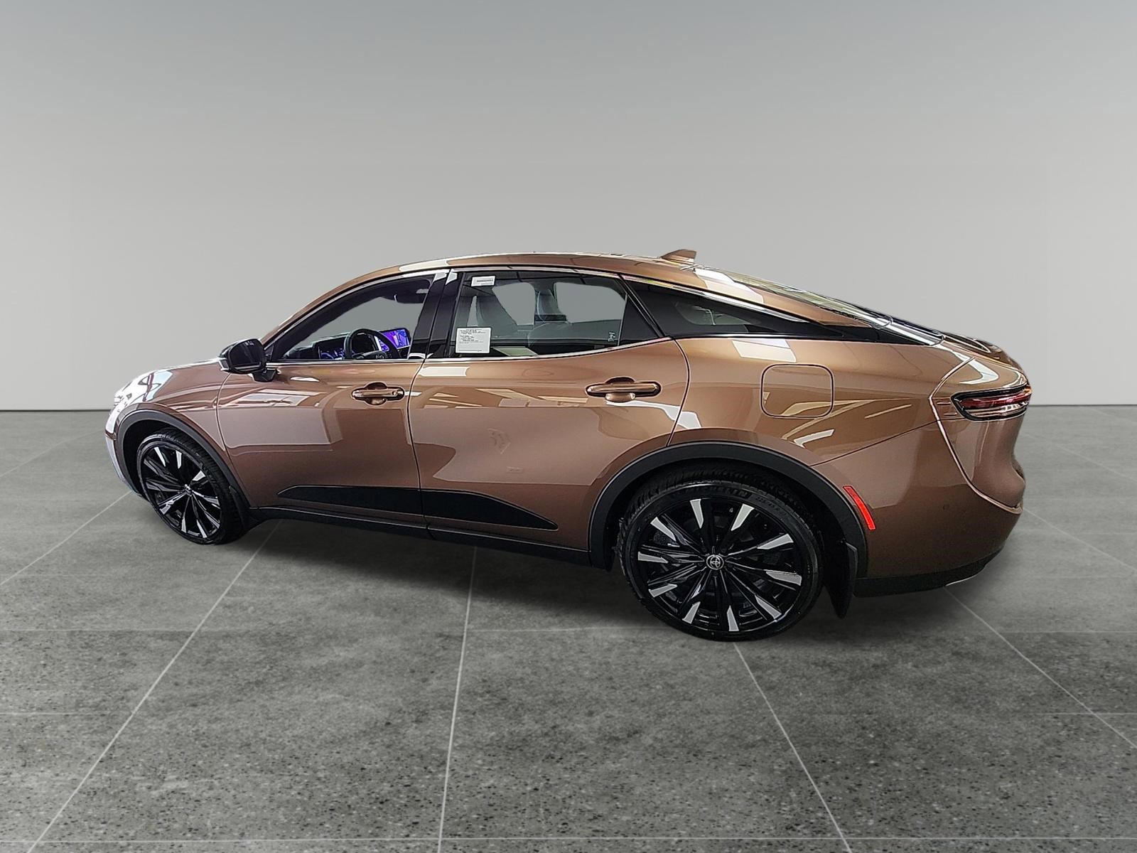 New 2026 Toyota Crown Platinum AWD/4WD image 4