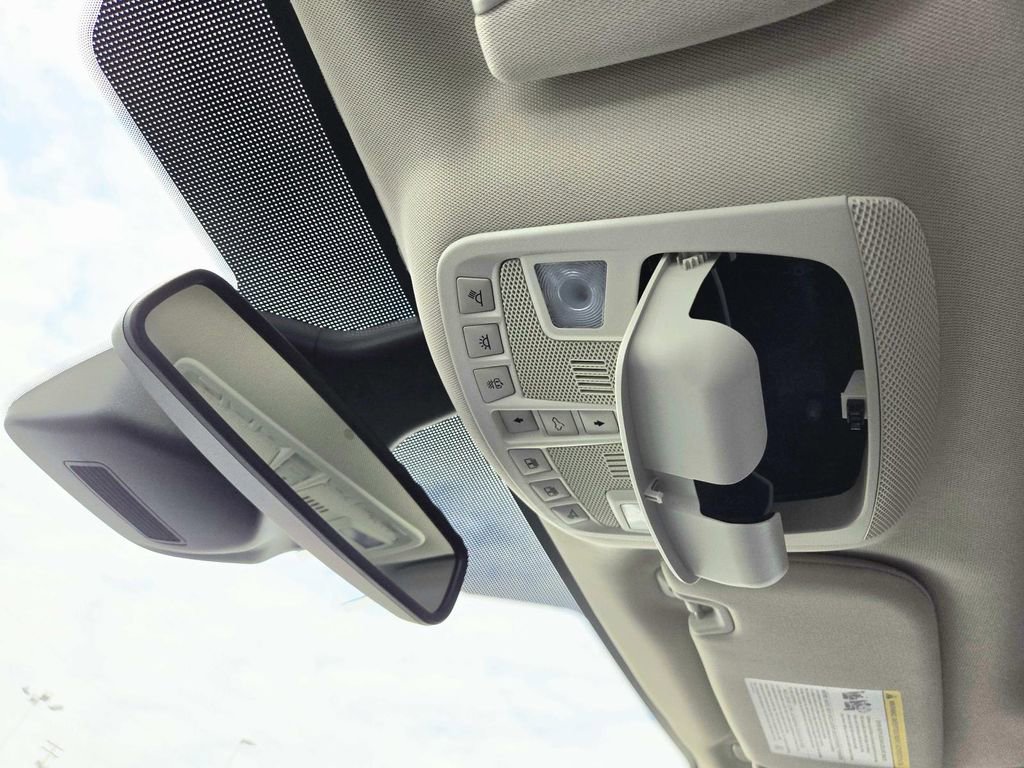 Used 2022 Ford Edge Titanium image 32