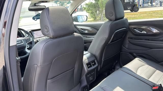 Certified 2024 GMC Terrain Denali w/ Denali Premium Package AWD/4WD image 33