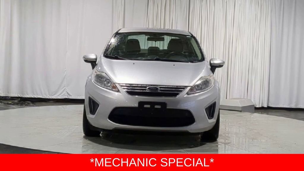 Used 2013 Ford Fiesta SE image 3