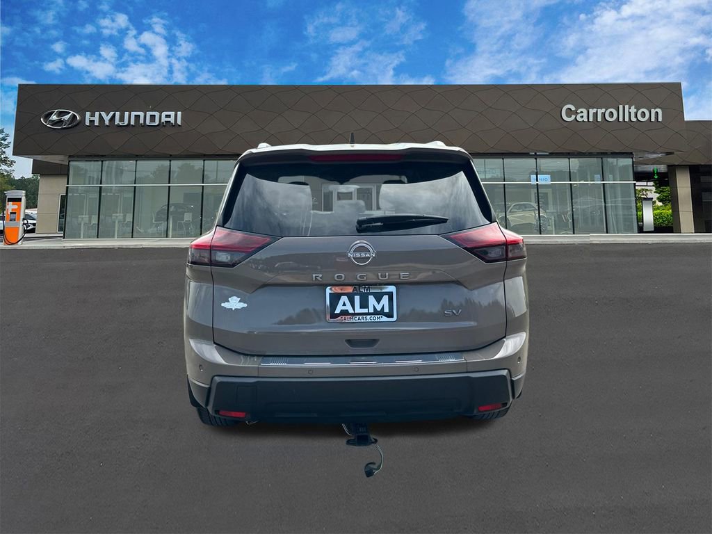 Used 2024 Nissan Rogue SV w/ SV Premium Package image 5