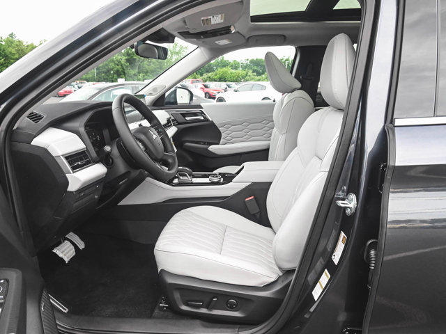 New 2025 Mitsubishi Outlander SEL image 29