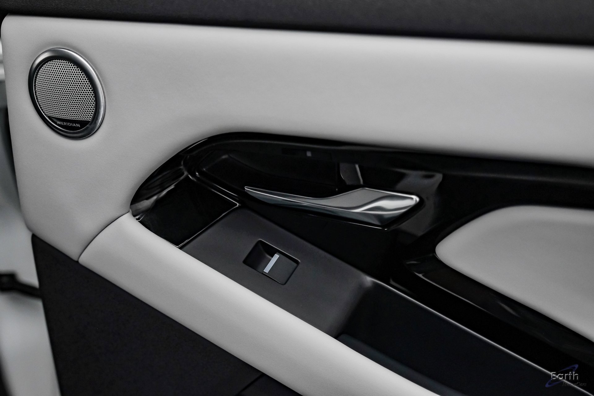 Used 2024 Land Rover Range Rover Evoque Dynamic SE image 83