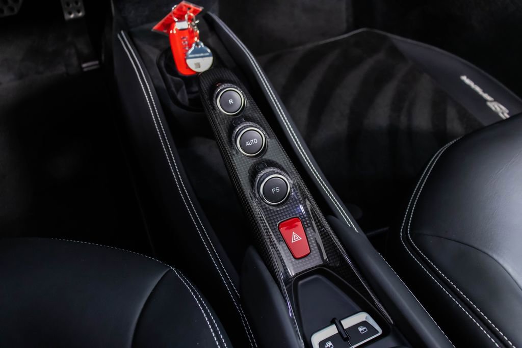 Certified 2022 Ferrari F8 Tributo image 5