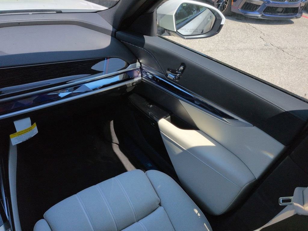 New 2026 BMW 740i RWD image 17