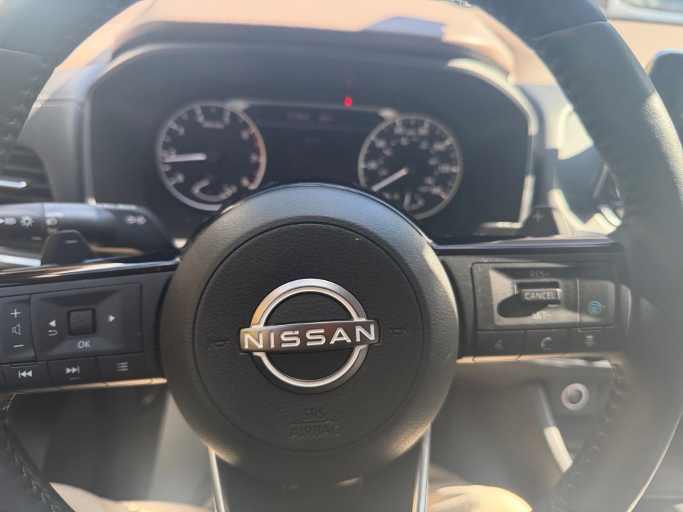 Used 2023 Nissan Rogue SV w/ SV Premium Package image 22