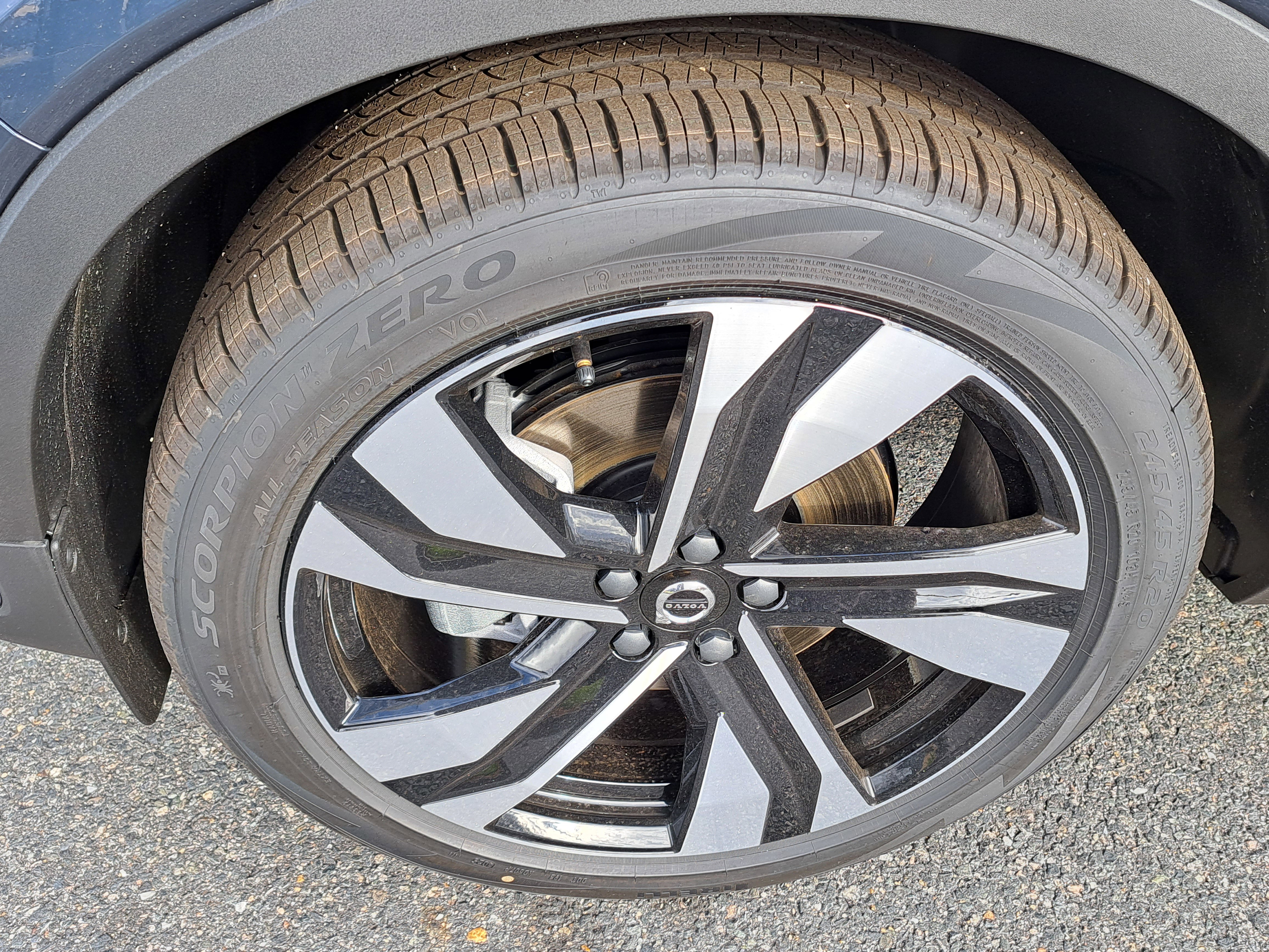 New 2026 Volvo XC40 B5 Ultra w/ Protection Package Premier image 10