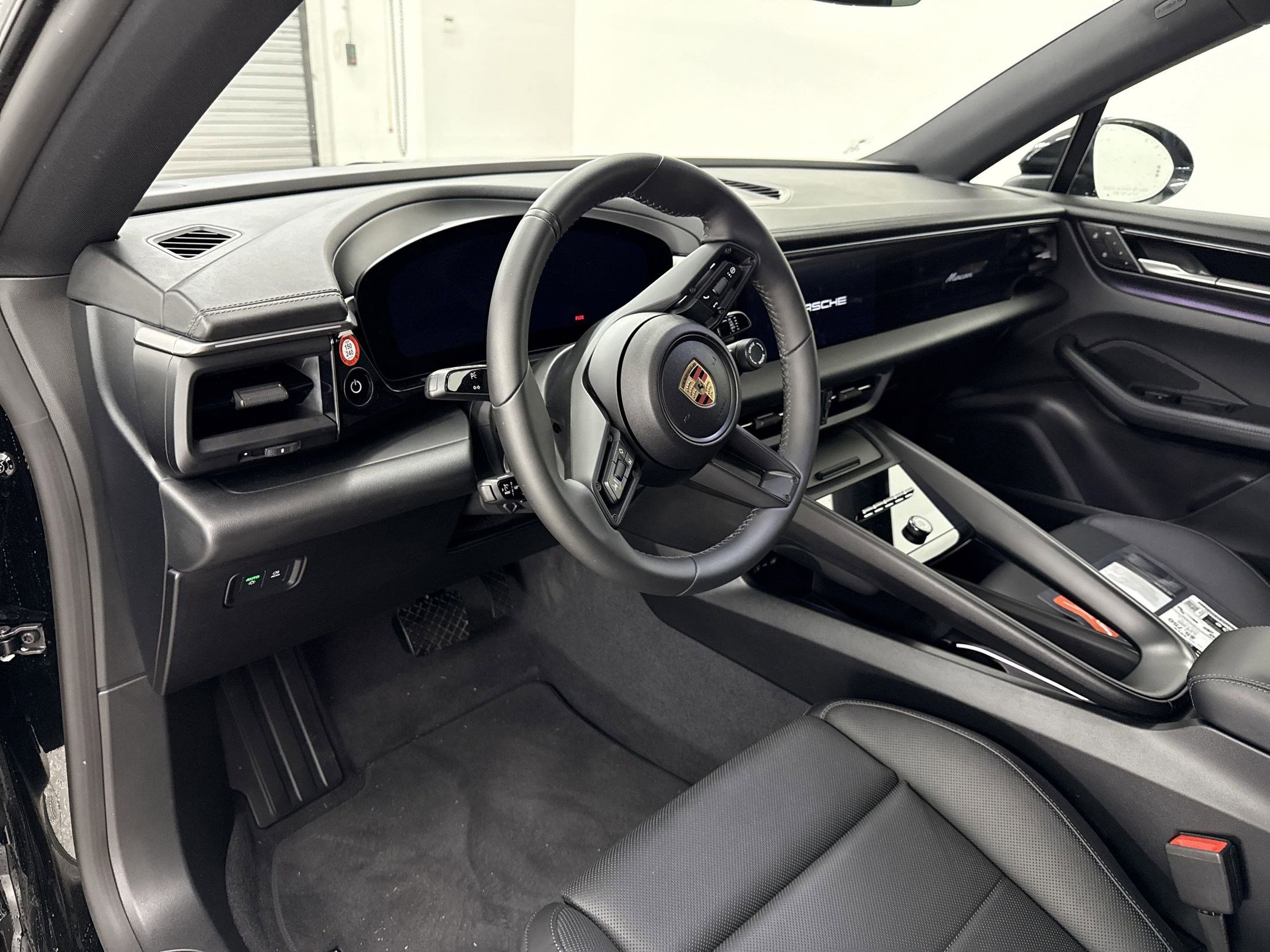 Used 2024 Porsche Macan 4 Electric image 4