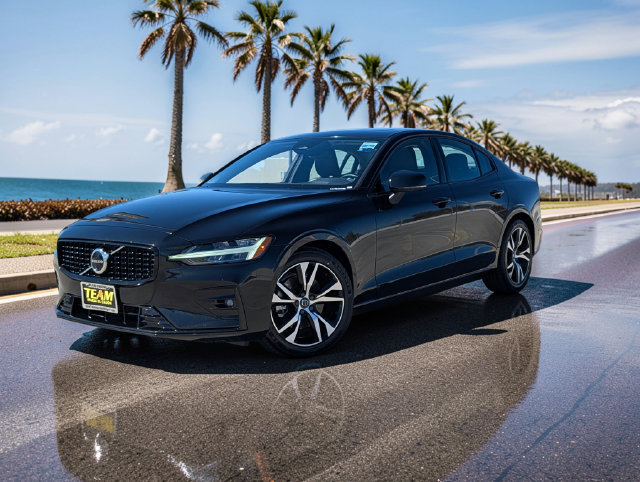 Used 2024 Volvo S60 B5 Plus FWD image 2