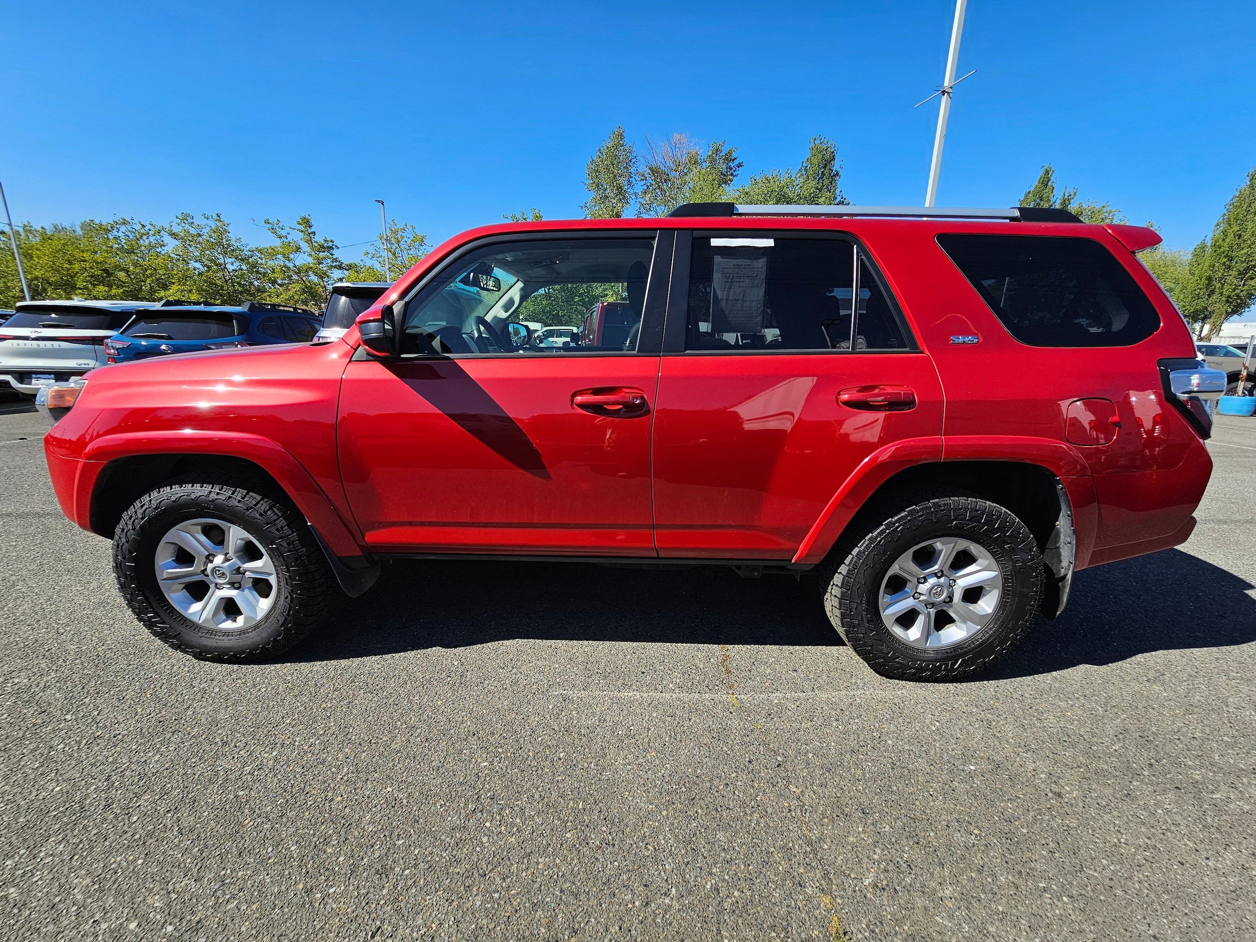 Used 2022 Toyota 4Runner SR5 AWD/4WD image 8