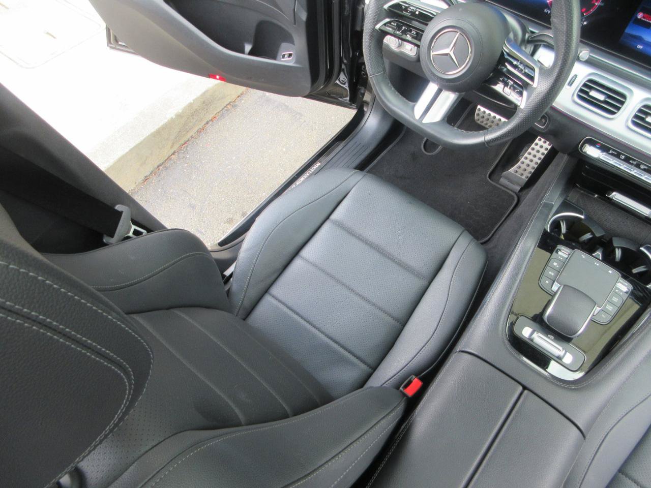 Used 2024 Mercedes-Benz GLS 450 4MATIC w/ AMG Line Exterior image 16
