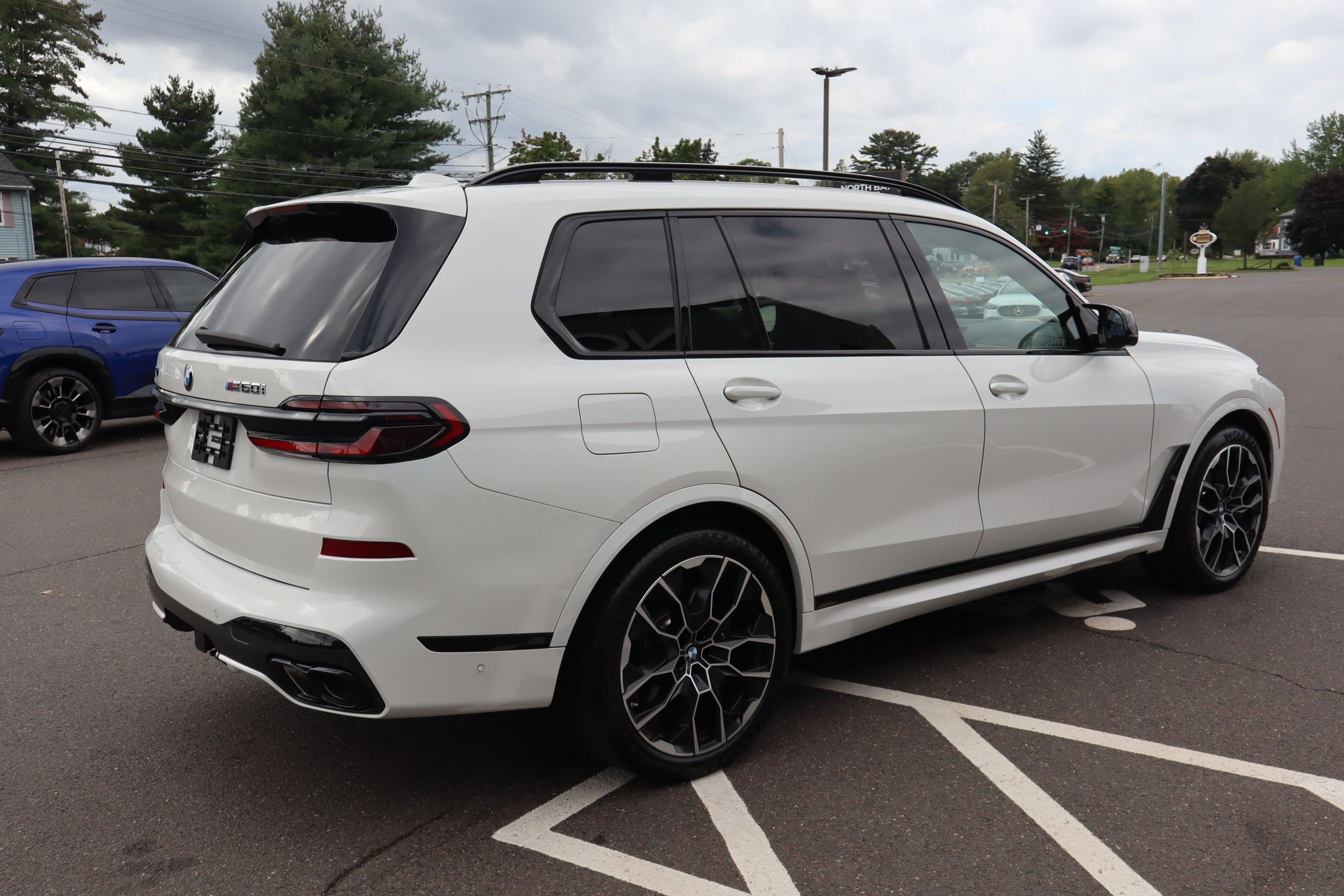 Used 2025 BMW X7 M60i AWD/4WD image 6