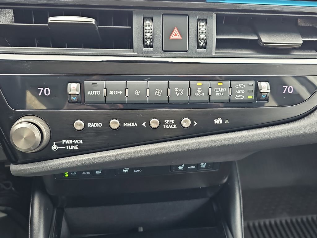 Certified 2023 Lexus ES 250 w/ Premium Package AWD/4WD image 26