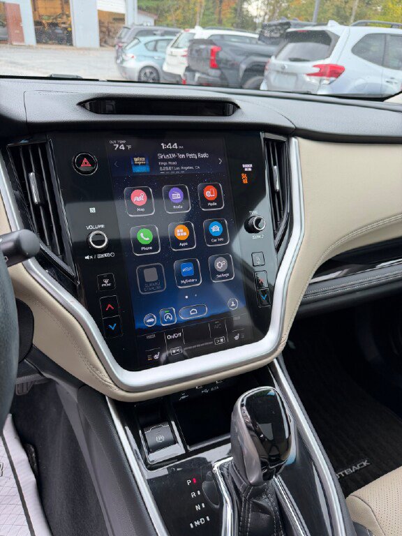 Certified 2022 Subaru Outback Limited image 14