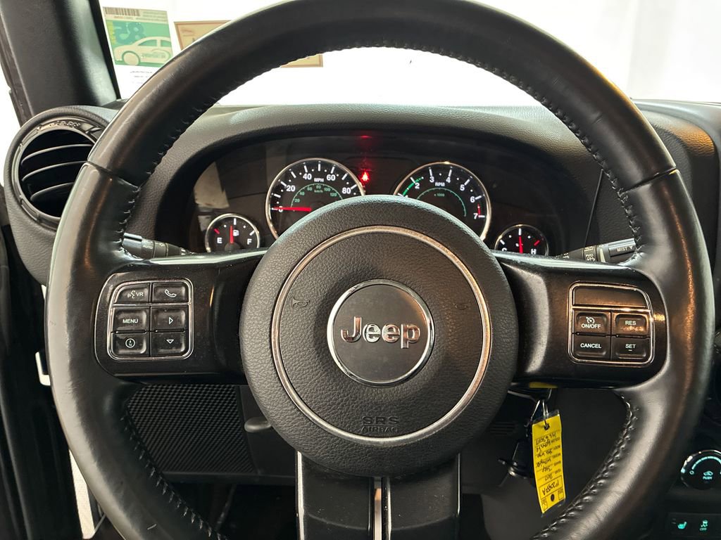 Used 2017 Jeep Wrangler Unlimited Sahara AWD/4WD image 11