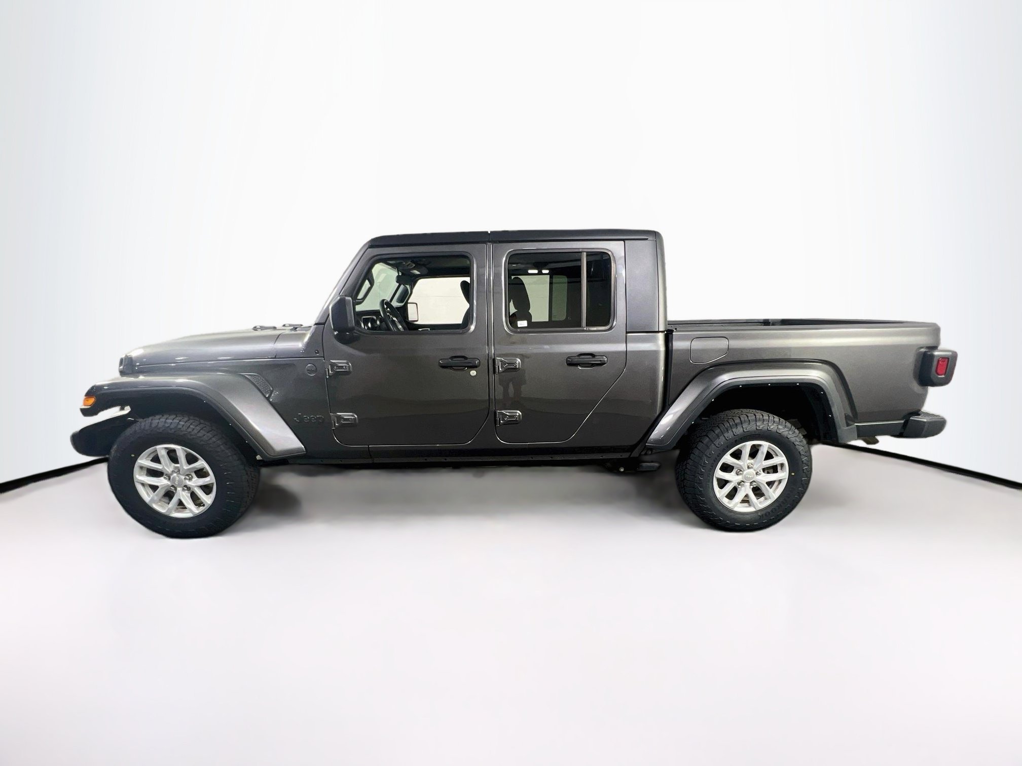 Used 2023 Jeep Gladiator Sport AWD/4WD image 8