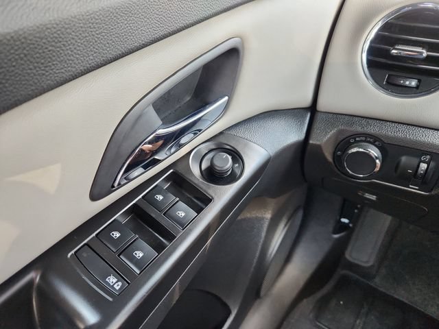 Used 2013 Chevrolet Cruze LS FWD image 35